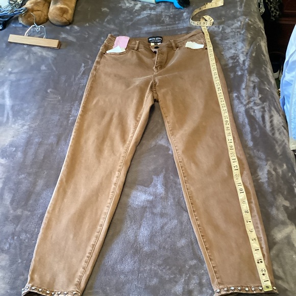 Joseph Ribkoff tan jeans with embellishments, size large. Has moderate stretch - Picture 3 of 8